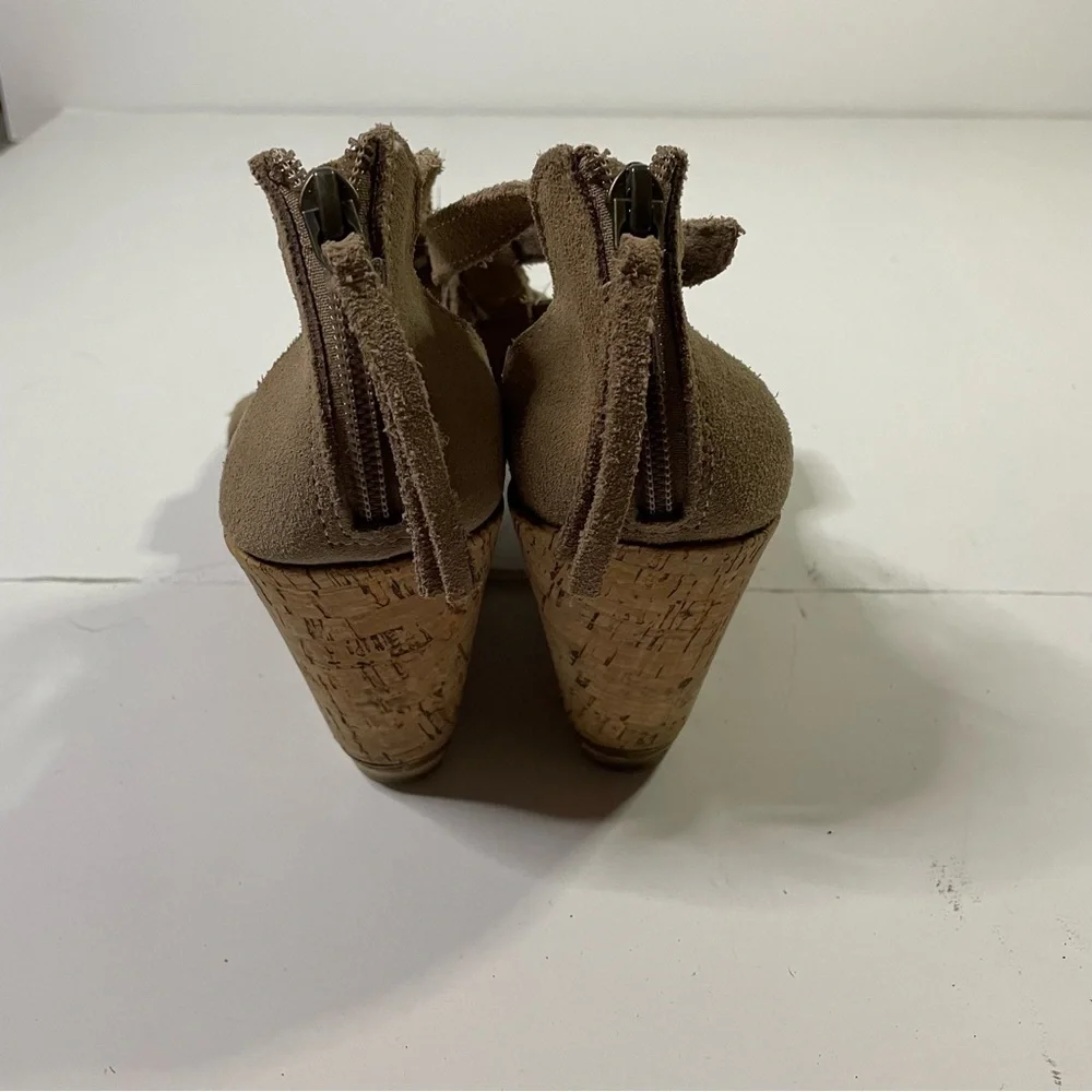 Minnetonka Boho Bohemian Casual Cork Wedge Sandal Shoes Size 8 Tassel Decoration